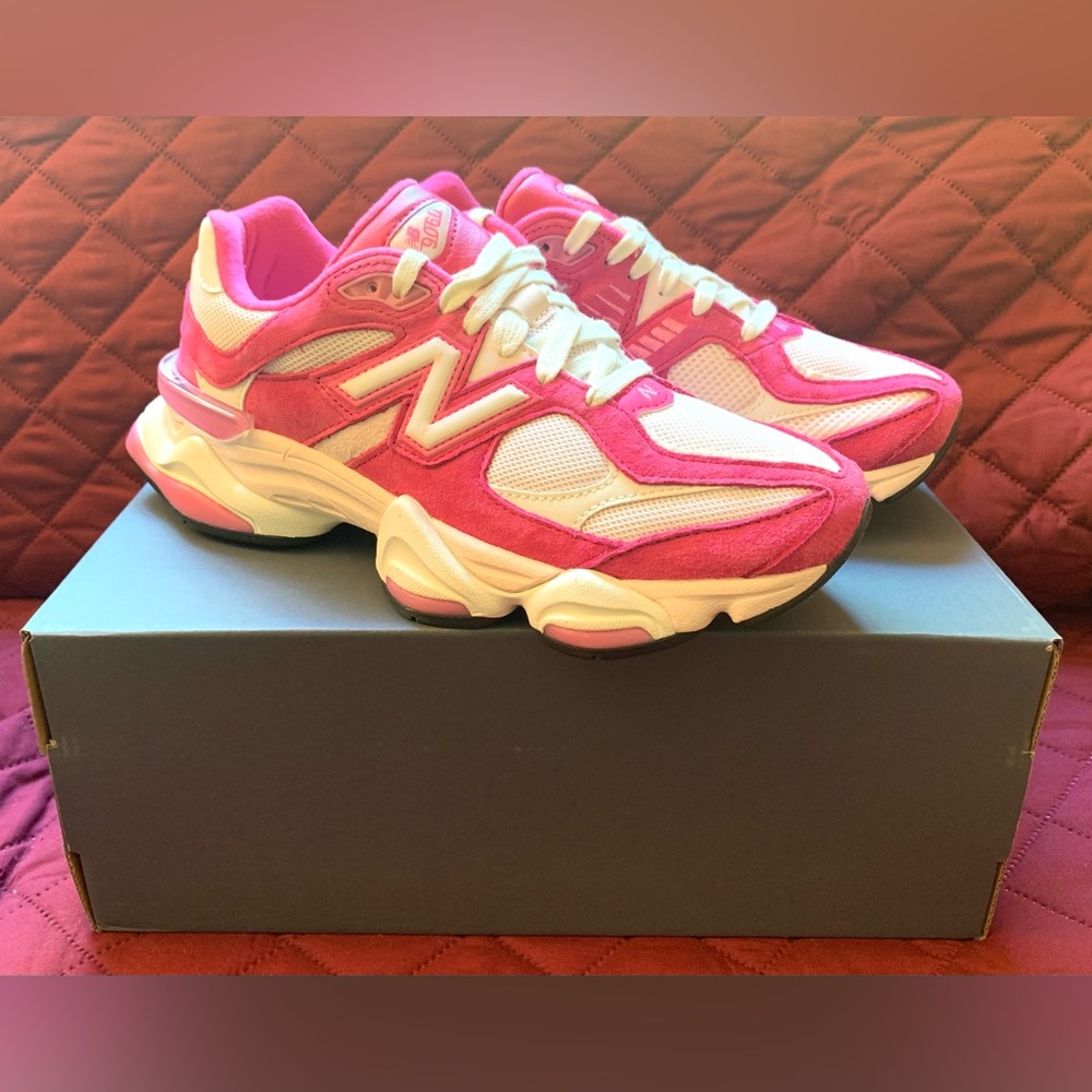 New Balance 9060 Fuchsia Pink U9060FP - Women’s Size 9 US - White Shoes NEW - Picture 4 of 12